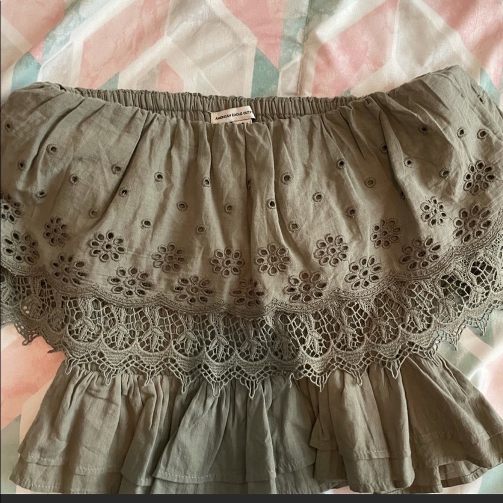 NWOT Size M American Eagle off the shoulder top